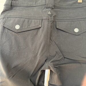 Prana women’s insulated Black Cargo Pants size 6